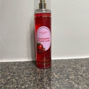 Bath & Body Works - Strawberry Pound Cake Fine Fragrance Mist